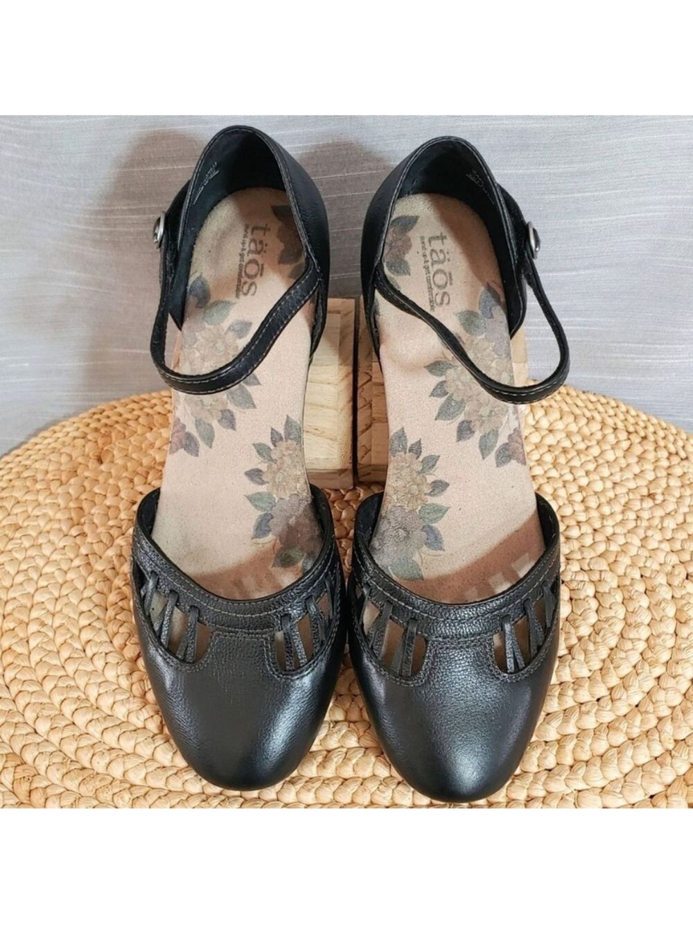 Taos Black Leather Honor Mary Jane Ankle Strap Sandals Low Heel Womens 8 EUC